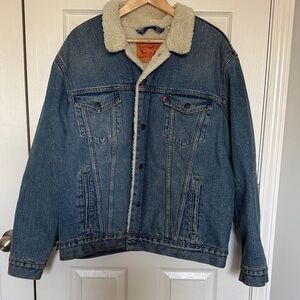 Levi's Classic Blue Denim Men's Jacket with Sherpa Lining | Size XL